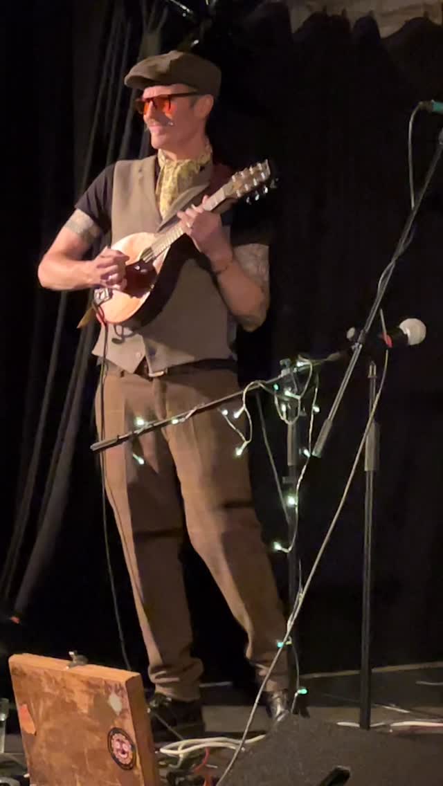 Dragonsfly Dance Band French and Breton Bal - Sat 14th Feb. Nailsworth Town Hall, nr. Stroud.
Tickets and info link in bio
https://www.trybooking.com/uk/FPMV
💃🕺💃🏿🕺🏿👯💃🏽🕺🏻💃👯♂️💃🏿
Warming you with a little bit of summer festival vibe in a town hall in winter.
#bretondance #festnoz
#ceilidh #musicismedicine #valentinesday