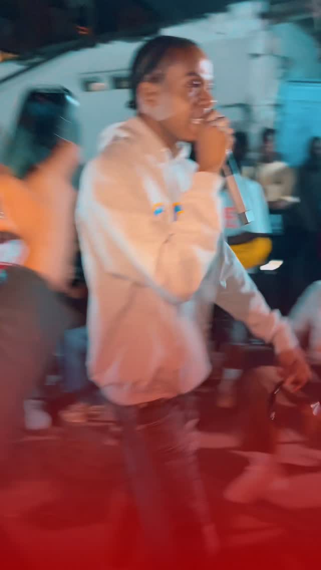 Performance freestyle dimanche : Manastra Boy a fait lever le public au 13 Marseille Micro de la Rue. Présence, technique, impact. @13marseille_micro_dela_rue_ @manastra_boy