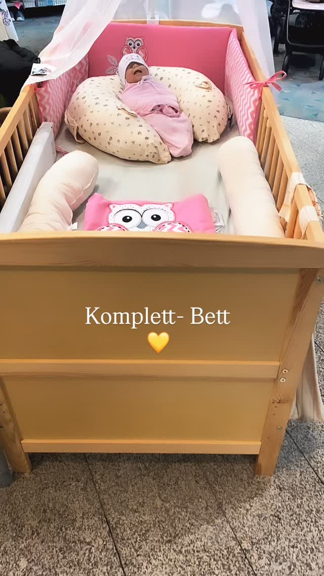 Version:
**„Leute, guckt euch das mal an 😍👶
Ein komplettes Babybett – 70 × 140 –
mit allem drum und dran:
Matratze, Himmel, Nestchen, Bettwäsche… alles dabei! 💗
Eigentlich 327,95 € 💸
Bei mir: nur 299 € 😜🔥
Also: schnell sein, bevor’s weg ist!
Babyhaus Dessau – bei mir, der Christin 💪
#babyhausdessau #elternindessau #familytime #familienglück #localkaufen