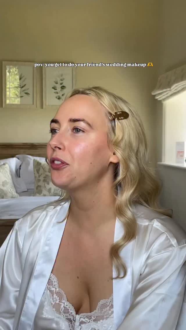 how lucky that I get to do makeup for some of my closest friends weddings 🥹🩷
My beautiful friend Alice got married in The Cotswolds August 2024 & I always get shown her look by my brides as inspiration for their makeup. It’s natural, fresh & of course, glowy.
@alicemayweddings (she’s also a fab photographer if you’re on the hunt for one)
Hair by the lovely @vivwoodfordhair
Venue @lapstonebarn
#lapstonebarn #glowymakeup #hertfordshiremakeup
Glowy natural bridal makeup
Lapstone barn wedding
Glowing wedding makeup
Bridal makeup inspiration