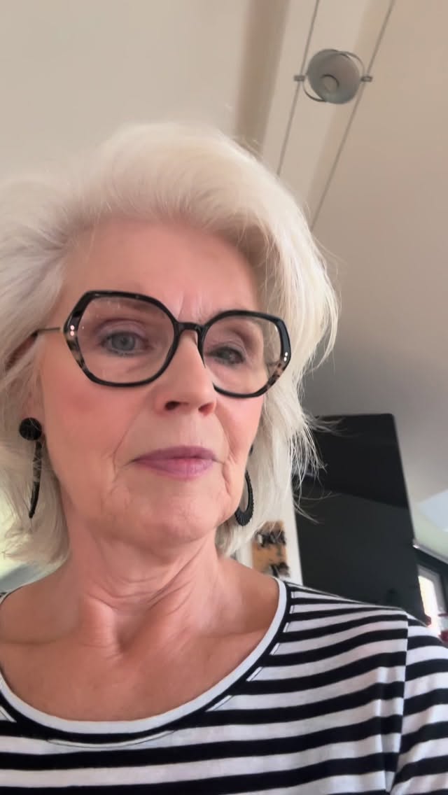 Ayurveda-Detoxkur vom 5.3 bis 14.3.26
Dein Neustart für Körper und Geist💫💫.
Du möchtest dich leichter, klarer und energiegeladener fühlen?
Dann ist dies Kur genau das richtige für dich🌟🌟🌟.
Diese Detoxkur ist mehr als nur ein Reinigungsprogramm, sie ist eine Einladung, wieder in Verbindung mit dir zu kommen, Ballast anzuwerfen und mit mehr Achtsamkeit, Klarheit und Leichtigkeit ins Frühjahr🌸 zu starten.
Melde dich gerne für ein kostenloses Beratungsgespräch ⭐️.
#ayurveda #detoxkur #gesundeernährung #gutesbauchgefühl #selbstliebe