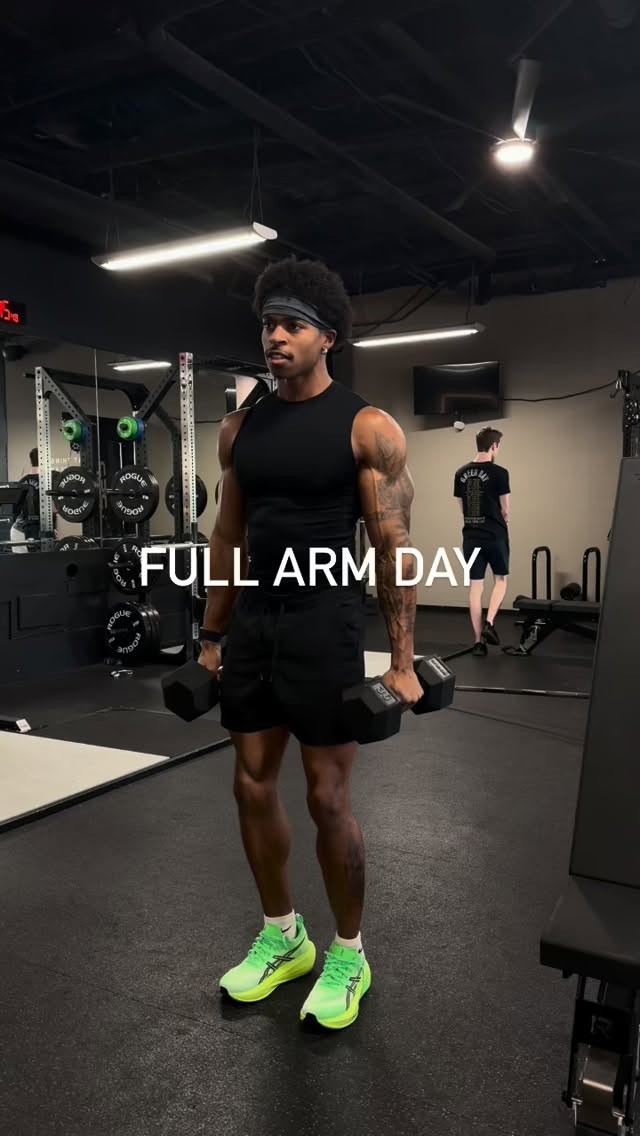 Want bigger arms?
Run this full arm workout.⬇️
THE SAUCE:
1️⃣ Hammer curls
2️⃣ Single arm cable tricep push down
3️⃣ Straight bar cable curls
4️⃣ Single arm overhead tricep extension (DB)
5️⃣ Incline lying curls
6️⃣ Banded KB curls
3 sets
8–12 reps each
Rest 45–60 sec
Save for later ✅
Send to your gym partner ✅
#OutlawTrainingClub #NashvilleFitness #TheGulch #armday #NashvilleGym