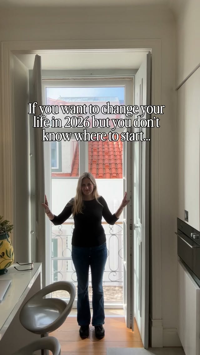 I’ve changed my life many times and witnessed 1000 plus expat clients doing the same. Transformation has always been at the heart of what I do and how I live my life.
When I’m working with people I’m drawn to the moment where something old no longer works and something new wants to emerge.
Most expats overcomplicate what it takes to get what you want. There is no secret method, no waiting for the universe.
Magic happens when you get radically honest with yourself, take full responsibility and move like your success is inevitable.
👉 If you don’t change your life won’t either! Let me know if you are ready to start!