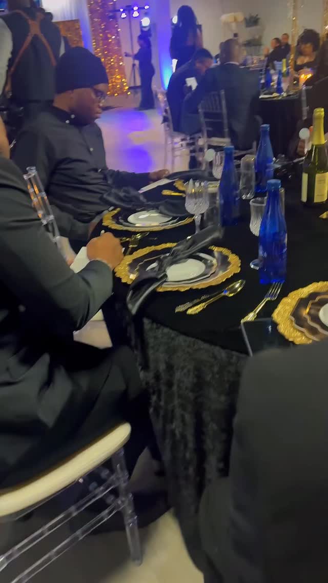 Shaka is very loved!!!! His wife decided to have a surprise birthday party in less than 3 weeks 😂😱🥰 His family came from ATL to celebrate him!!!!