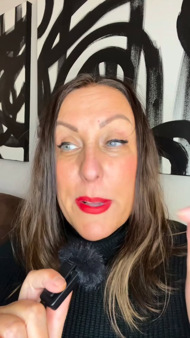 Ahhhh, the feeling of a fresh glow!
If you KNOW you KNOW ✨
Questions about your first Spray Tan? Send me a message! I’m happy to help 😊
You’re going to Look and Feel SO GOOD!