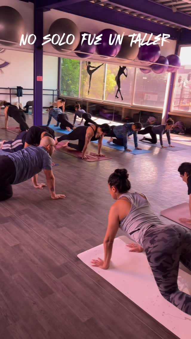 No fue solo acroyoga.
Fue abrir espacio a nuevas personas.
Mezclar comunidades.
Aprender a confiar más allá de lo conocido.
CERY — Comunidad Externa Rou Yoga — nace como un espacio colaborativo donde invitamos a personas afines al yoga a expandir la experiencia interpersonal de nuestra comunidad.
Risas, caídas, concentración, contención…
y una meditación final que aterrizó todo lo vivido.
Será un espacio trimestral.
Una puerta abierta para quienes quieran profundizar en cómo se relacionan consigo mismos y con otros.
Si quieres enterarte del próximo:
✨ Escribe “CERY” por DM
✨ O revisa el link en bio
El yoga también se practica en la manera en que te vinculas.
#RouYoga #CERY #AcroYoga #Comunidad #Yoga Confianza ExperienciaInterpersonal