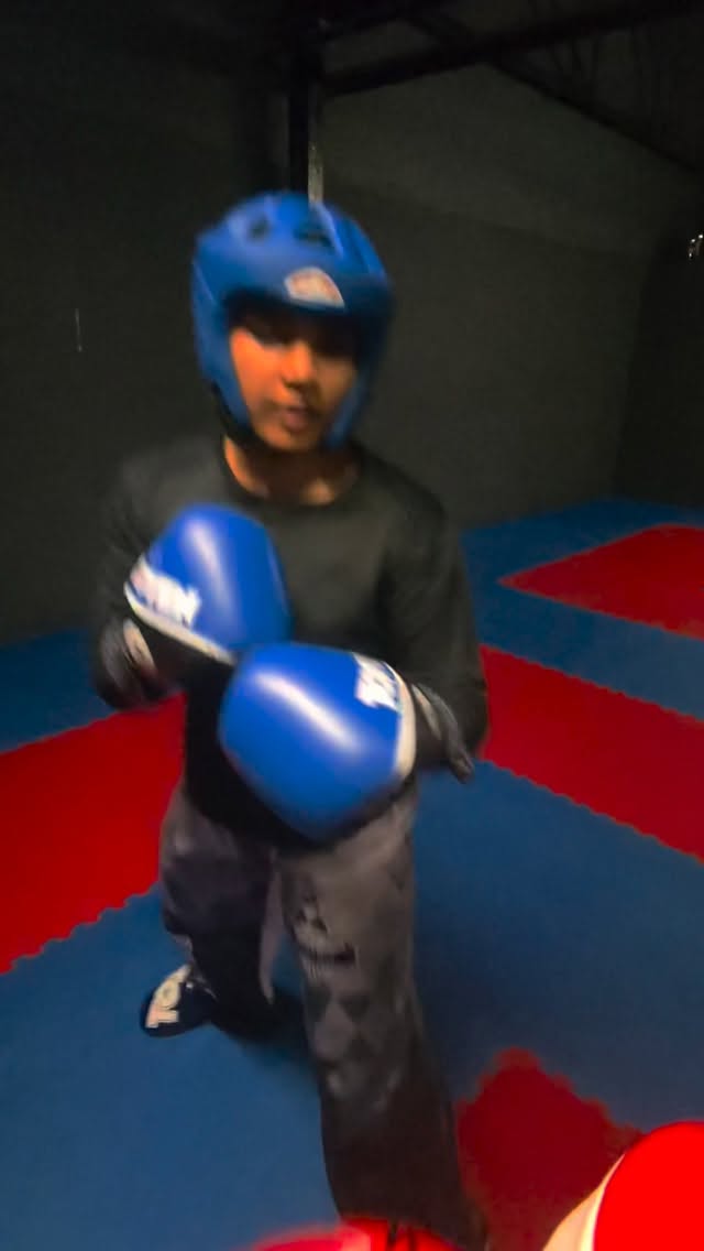 Precision. Timing. Power. 🥊
Padwork isn’t just cardio, it’s skill development.
From kids to parents, everyone levels up here. 📈
Ready to level up? 🙌🏼
DM us “START” to book your first class.
#NottinghamFitness #KickboxingNottingham #SelfDefenceNottingham #martialarts #kickboxing