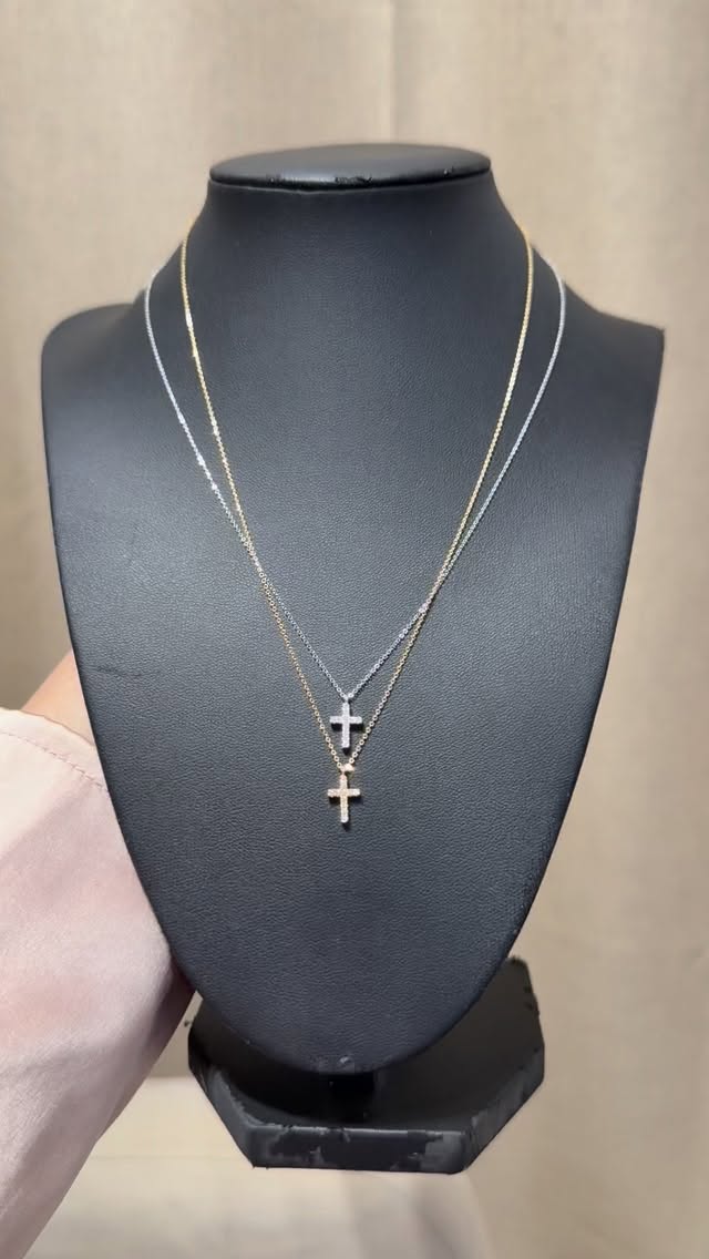 0.067 ct natural diamonds
VVS, Color G-H
14K 1.23g
PHP 18,000