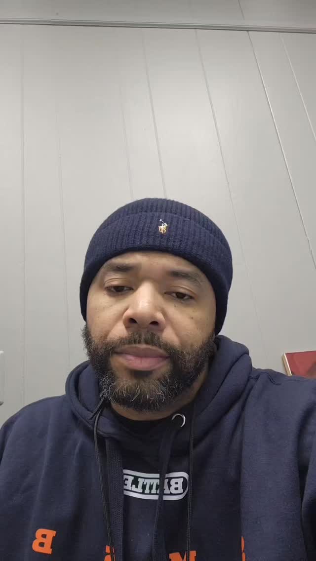 Good afternoon
Please schedule your sessions for the week ASAP.
If you are out for break and want to come in early let me know.
If you are going out of town, let me know.
If you are not on the schedule and want to get in this is the best week to get some work. Tap in!
Let's have a productive week💪🏽💪🏽🔥🔥
Peace ✌🏽