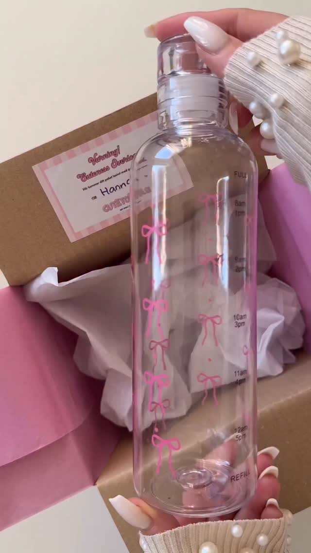 Tusen tack Hanna för din underbara beställning 🥹💗
I Denna order packade jag en Cutetopia Original Mystery Bag + rosettflaska 🎀✨
Visste ni att alla mina Mystery Bags packas av mig personligen vid beställning?
Ingen är färdiggjord i förväg, varje påse är unik 💌
Vill du se vad som kan vara i en Cutetopia Original? 👀🎀
#smallbusiness #mysterybag #packarorder #cutetopia #asmr