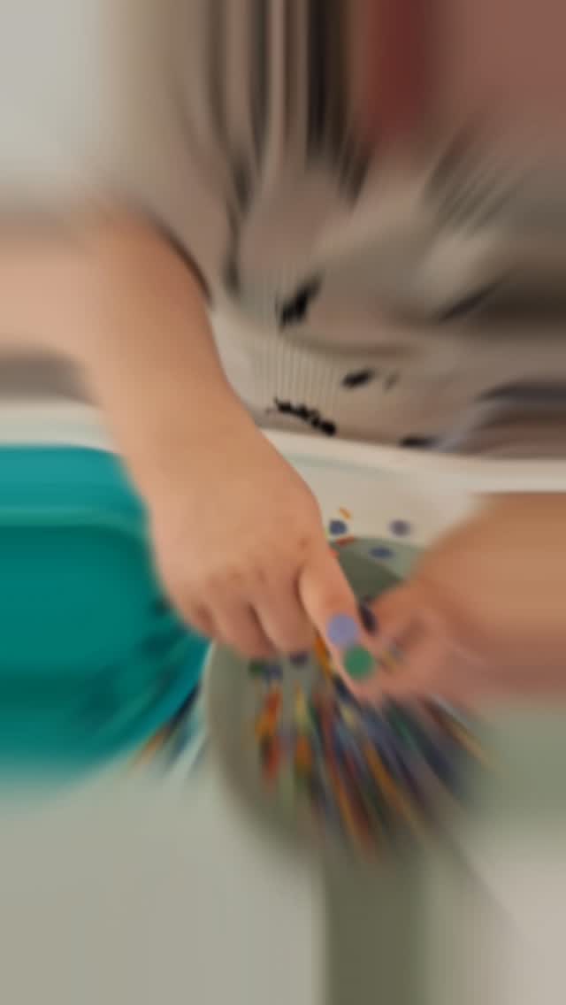 Knutselen met Confetti 🔴🟡🟢 #alaaf #confetti #carnaval #creatieveontwikkeling