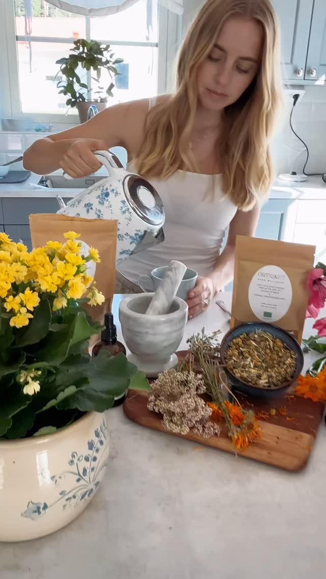 Titta till slutet, vi har en liten härlig surprise till er 🤍 Har ni testat denna ännu? Den är så fantastiskt god denna antiinflammatoriska örtlatten 🌿
•
•
•
#örtriket #antiinflamatoriskkost #örtlatte #hälsa #hälsotips