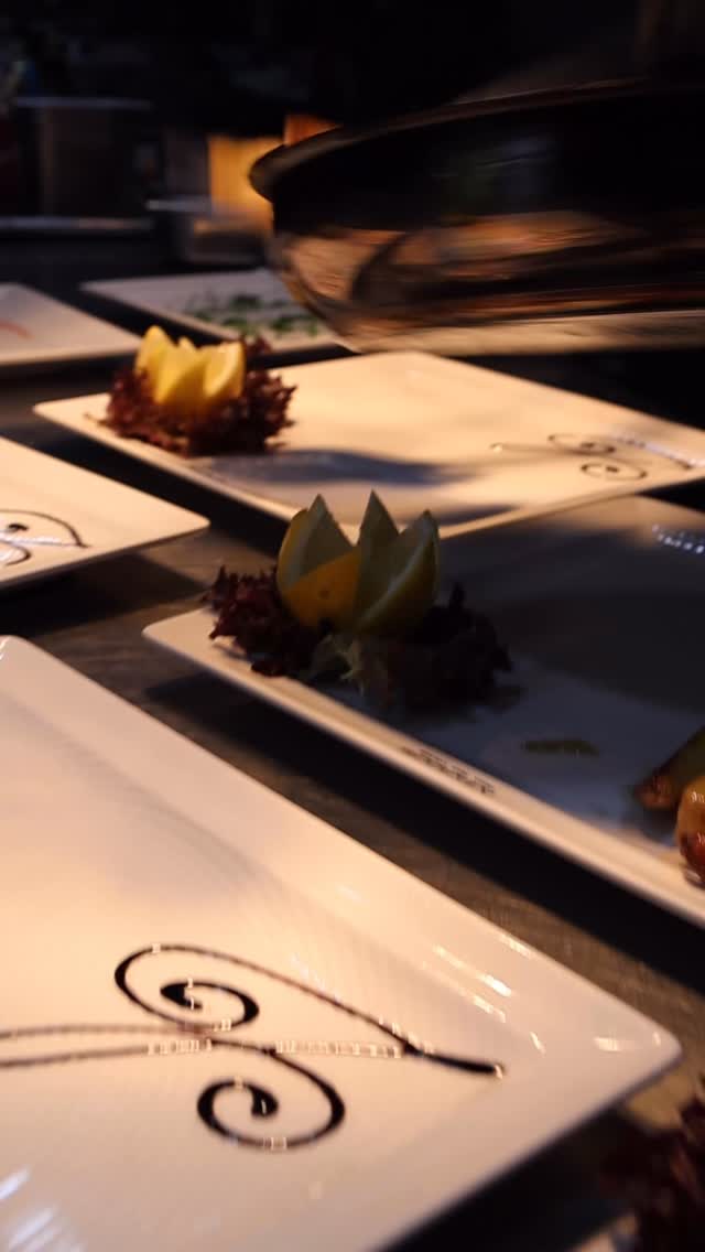 Hier trifft Geschmack auf Atmosphäre. ✨
Frische Zutaten, echte Leidenschaft und ein Ambiente zum Wohlfühlen.
Buon appetito! ❤️
🎥 @nimaproductions.de