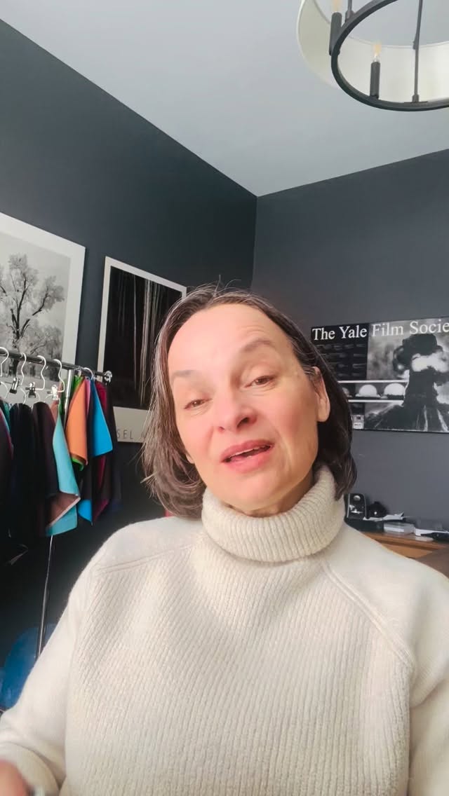 Metallics are one of the easiest ways to begin seeing undertone.
Gold and silver reflect light differently on the skin — and one will usually feel more natural and harmonious than the other.
It’s not about preference.
It’s about how light interacts with your colouring.
You can try this at home with a few pieces of chunky jewelry and see the difference for yourself — or we can test it together during a colour analysis.
#ColourAnalysis #PersonalStyle #Undertone #IntentionalStyle #AnewStyle