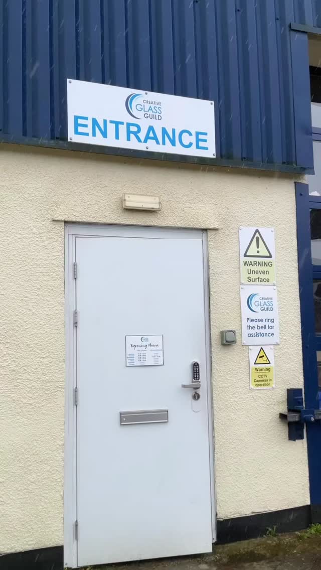 Glass geeking day out for myself & the wonderful Charlotte from @leadlightstudio 😍
After dropping off the bespoke door surround to its new home in Hanham (Bristol) kindly assisted by my @make_it_at_market buddy, we then scampered over to the wonderful @creativeglassguild to gaze longingly and stroke the remaining range of @englishantiqueglass. Spent far too much time and money stocking up on supplies including the stunning glass for my next residential commission that starts on Monday & my spring classes! 😮💨😍
Couldn’t head back up north without a quick visit to @bristolblueglass, before returning ‘home’ to divvy out the Dalle de Verre slabs! Not sure my car suspension will be happy on the way home!!!! 🤣🫣🤷♀️
Glass haul reveal to follow!
#stainedglass #RoadTrip #GlassGeeks #commissions #Bristol
@rheged_centre @the_makers_mill @hare_hill_barn @gatherennerdale @edenvalleyartisticnetwork @cumbrialifemag @arts_cumbria @visitbristol @thehappyherdwick @contemporaryglasssociety