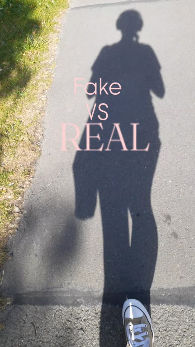 At least once a week I collect the girls from school on foot and during my walk, I like to check the real versions of my artificial flowers out. The best way to make sure you get the best quality faux flowers and foliage, is to study the real thing; look at colour graduation, petal details like ridges, veins, petal count and shape of petal, as well as overall shape. The first two images are of my faux
Hydrangeas. Pretty loverly I think. What do you reckon?
#meadowandtea #artificialflowersnz #fauxflowersofinstagram #fakevsreal #fauxflowersnz