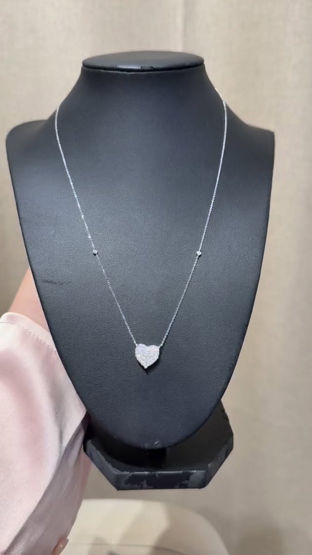 0.54 ct natural diamonds
VVS, Color G-H
14K 2.48g
PHP 42,000