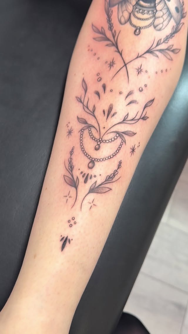 Added some pretty around this gorgeous existing ladybug! 🐞🩷
.
.
.
.
.
.
#delicatetattoo #fineline #finelinetattoo #prettytattoo #shintattoo #followusformore
#tattoo #tattoos #stowmarket #ink #inked #getinked #girlswhotattoo #tattooist #art #femaletattooist #gettattooed #prettyinink #Suffolk #girlswithtattoos #tatts #lgbtsafespace #dowhatyoulove #follow #femalerun #safespace #tattoosarecoolandyouknowit