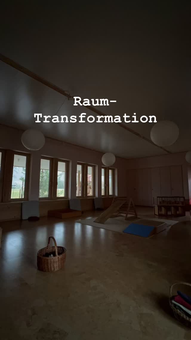 Raum-Transformation
Vorher: Klettern, Toben, Action.
Nachher: Krabbeln, Greifen, Entdecken.
Altersgerecht.
Sicher.
Mit ganz viel Liebe eingerichtet.