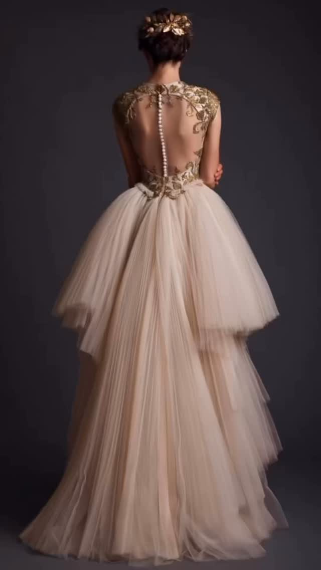 How does fabric hold its pleats? One family still holds the secret sauce five generations later. @internationalpleating
Video @_still.got.it_