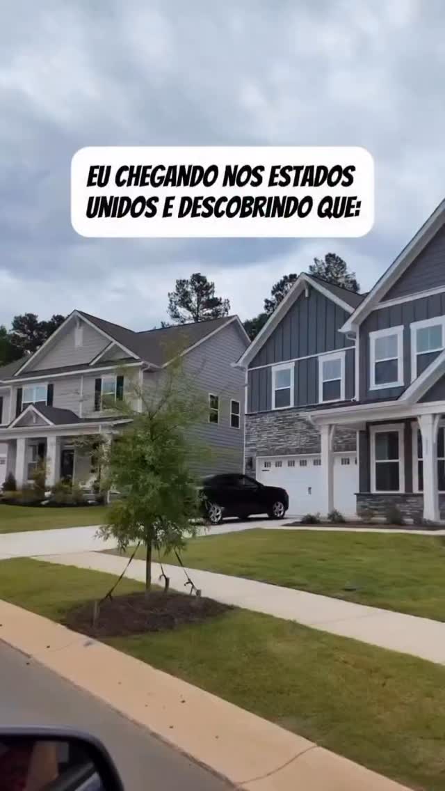 Chegar nos EUA é levar um bug cultural 😂🇺🇸
Você procura feijão com arroz… não acha.
Pede dipirona… não existe.
Chama no WhatsApp… ninguém responde.
E quando vê, 17h da tarde e todo mundo já jantou 🍽️😳
Morar fora é basicamente reaprender a viver — e rir das diferenças 🌎✈️
