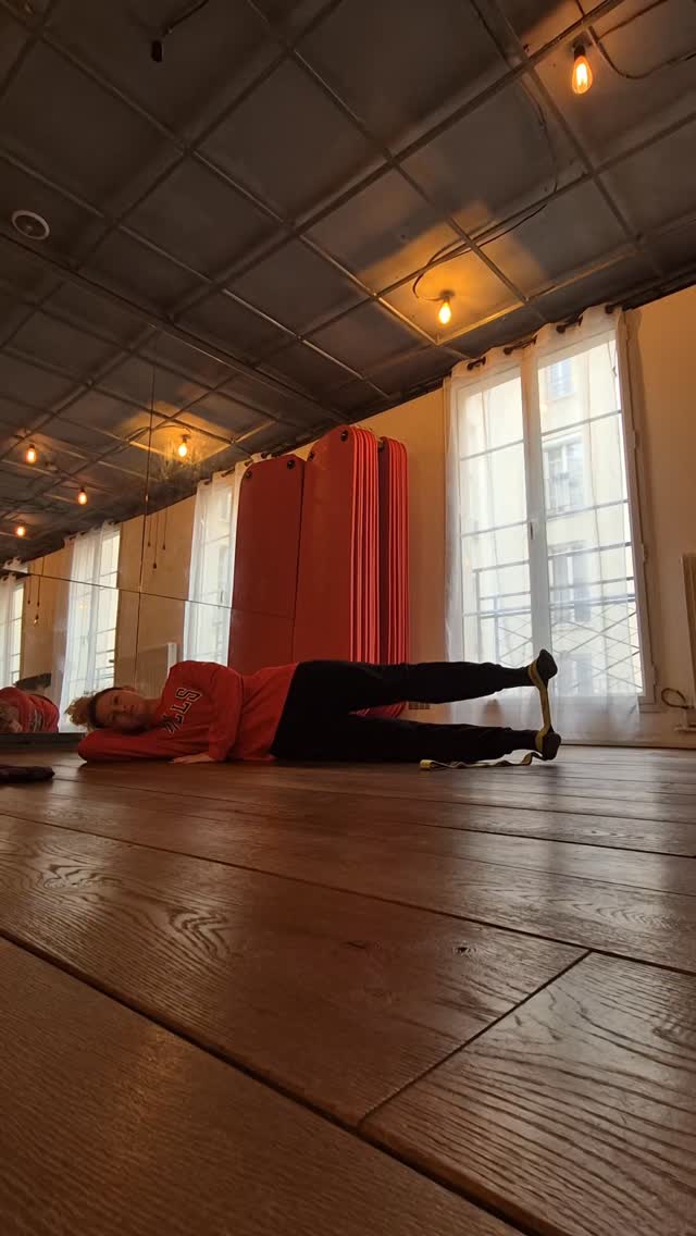 Stabiliser | Renforcer | Préserver
Barre au sol Méthode Taranto | Paris
.
.
#mouvement #soin #bienetre #barreausol #paris