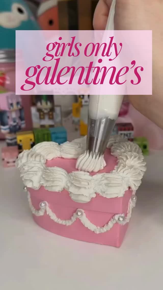 Girls-only Galentine’s night 💕 Join us on Feb 17 for a cozy heart trinket box decorating session — gems, beads, cute details, and all the fun little touches.
18 JD per person
16 JD each when you come as 2+
DM us to book your spot ✨
جلسة جالنتاينز للبنات 💕
موعد لطيف يوم ١٧ شباط لتزيين علبة قلب بكل التفاصيل الحلوة — خرز، أحجار ولمسات مميزة.
١٨ دينار للشخص
١٦ دينار للشخص عند الحجز لشخصين أو أكثر ✨
ابعثولنا رسالة للحجز 🤍