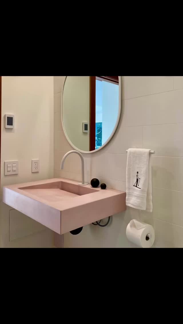 An appreciation for form, flow, and craftsmanship.
This ramp sink collection celebrates sculptural lines, subtle movement, and the beauty of concrete shaped by hand — where function becomes design.
.
#TorontoInteriorDesign
#TorontoDesigners
#GTAInteriors
#TorontoLuxuryHomes
#InteriorDesignToronto