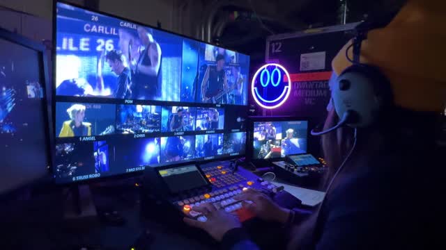 Amazing SOLD OUT show w/ @brandicarlile at @thegarden
Tonight is #2! #videodirector #livevideodirector
@alexnolanmusic took this video of me.