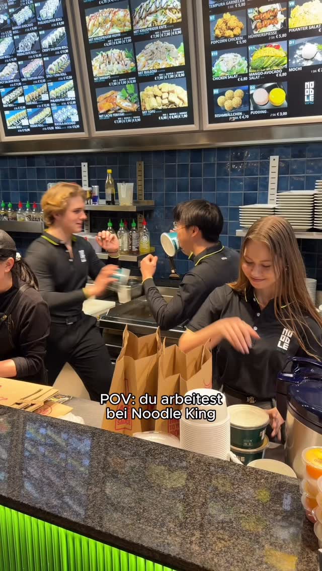 Ganz normaler Dienstag bei Noodle King. 🥊
#foodie #asianfood #justforfun #noodleking