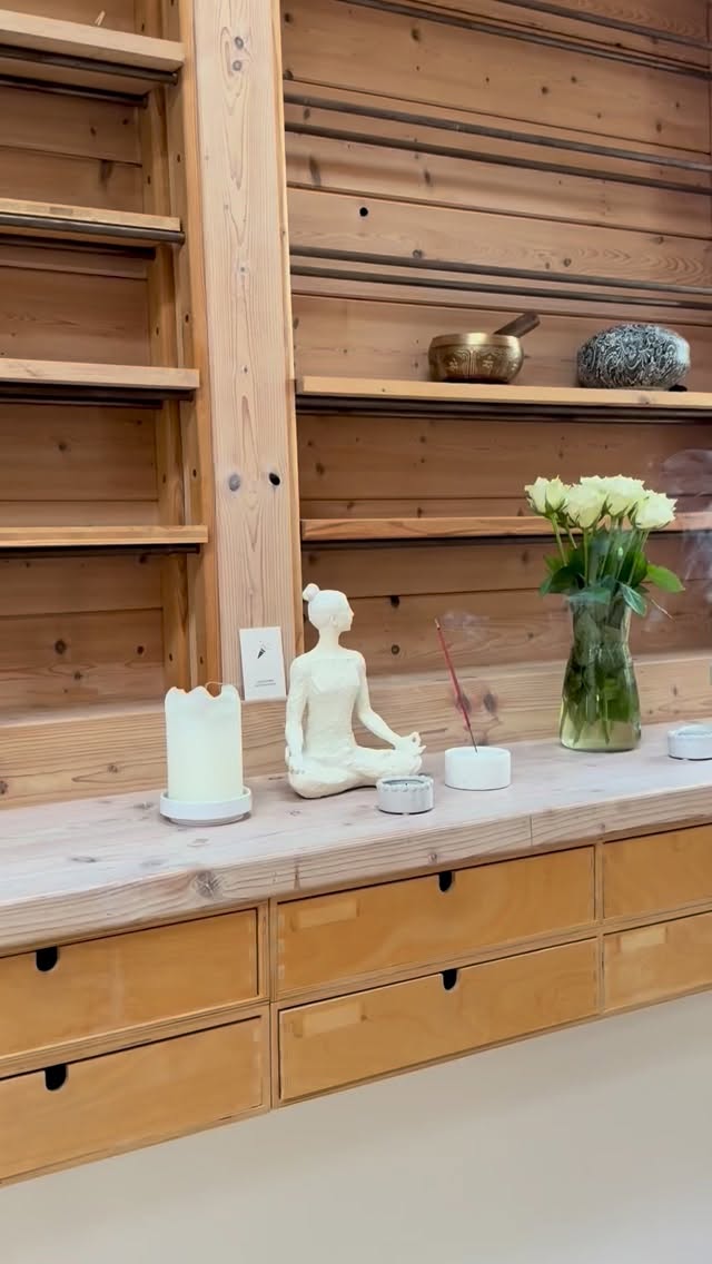 Heute Abend ist es wieder so weit. 🧘🏽♀️
AlmaFlow öffnet für dich einen Raum um einfach nur zu sein.
Ein Moment in dem Alles da sein darf.
Ich freue mich auf dich. ❤️