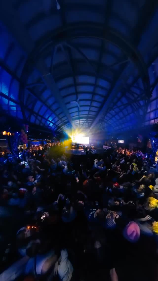 3 Tage bis zu unserer DIE HALLE Tor 2 FREIBIERPARTY.⏳🥹
We‘re hypeed and ready für Karneval 😝🪩🪅
das größte special für Euch:
GAFFEL KÖLSCH, WEIN & SOFTGETRÄNKE den ganzen Abend for free!!!🥹🍻
🗓️ Karnevalsfreitag, 13.02.2026
🕘 21:00 Uhr Open doors
🪩 3 Dancefloors - Karnevalsmusik | Partyhits | Karaoke 🎤
Wir haben noch ein limitiertes Kontingent an Tickets (90% SOLD OUT) - better get your ticket now🎟️
🔗 Link in Bio.
#karneval #köln #karneval2026 #diehalletor2