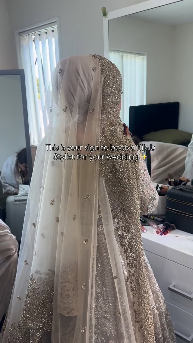 Why book a hijab stylist for your event ? ✨
• Because your hijab should be as effortless, secure, and stunning as the moment itself . Leave the stress, show up confident, and let a hijab stylist take care of the rest. ✨
Bridal Hijab styling - DM TO BOOK 💜
#hijabistylist #modestfashion #explorepage #muslimah #hijabtutorial