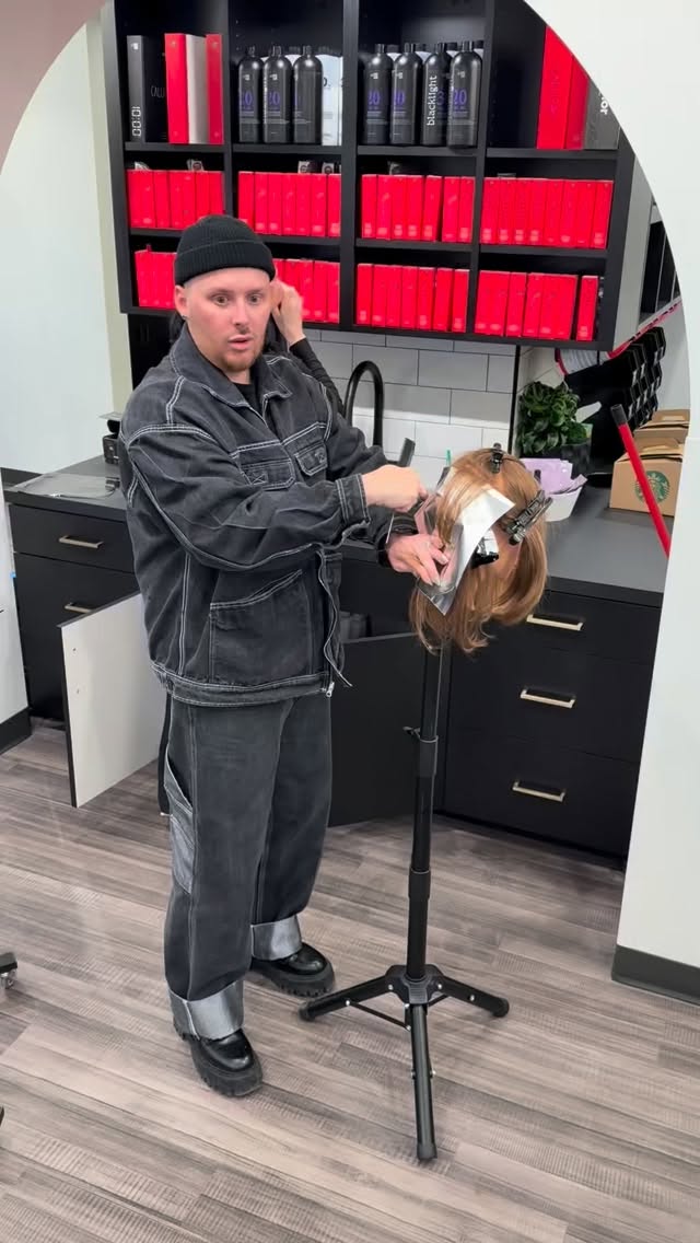 Had the BEST time in class this week with the one and only @itsmrjladner ✨✨✨!!
We have been LOVING our new color line here at the salon. Spring is right around the corner, so come on in to get the color refresh you’ve always wanted!!
#willowsalon #oligo #maplegrove #mnhairstylists