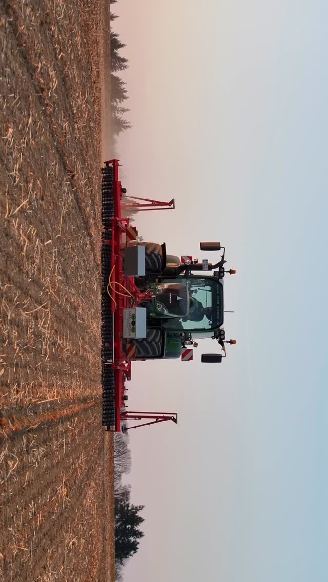 Bald gehts wieder los 🥳
.
.
.
.
.
.
.
.
.
.
.
#landwirtschaft #fendtpower #fendt #agrar #rüben
