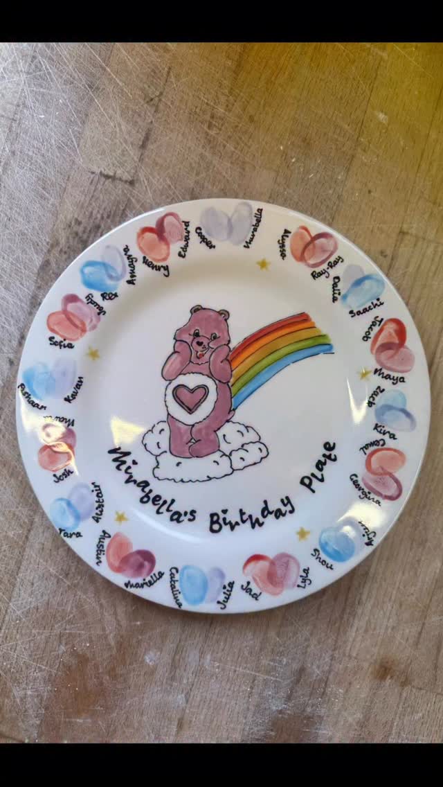 One plate. One birthday. All their favourite people š„¹āØ
Made with real prints from every guest who came to celebrate them.
This is the kind of keepsake youāll pull out years from now and feel it all again š
Free birthday plate for the birthday child at every Fired Crafts party #birthdayparty #solihull #firedcrafts #babyprints #solihullupdates