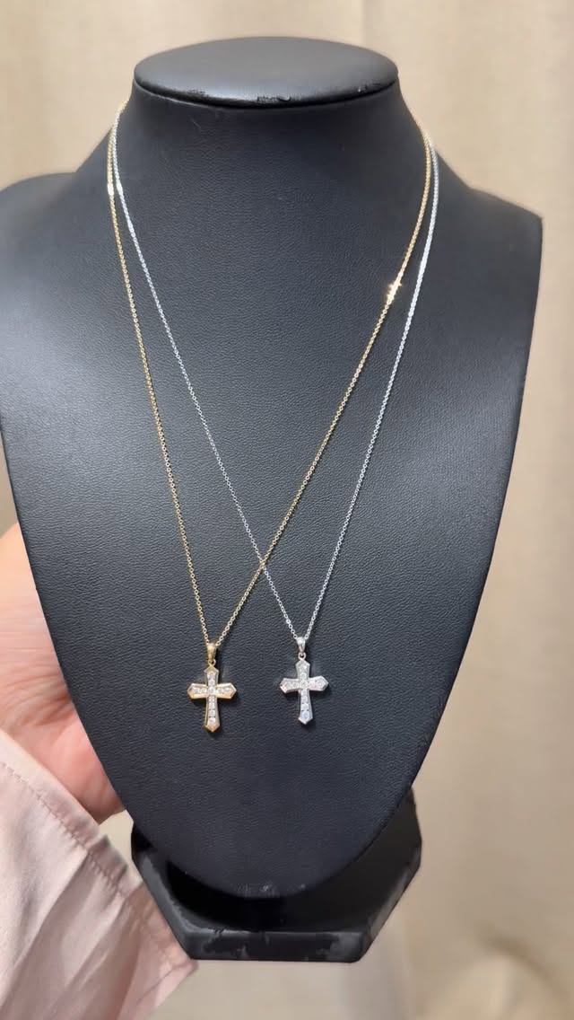 0.269 ct natural diamonds
VVS, Color G-H
14K 1.06g
PHP 29,000