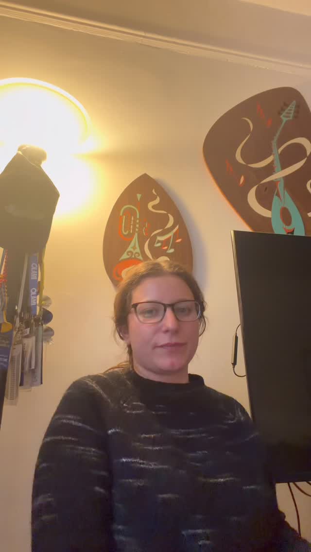 Getting ready for my Jewish wedding Sunday like 🎺💃🏻✡️ I realize this video might be super niche and I filmed it on a whim hence the no makeup, no mic, and no lighting 🤓 This song is all about peace and with everything happening in the world right now I think we could really use it 🙏🏻 Wishing everyone a relaxing weekend and see ya Monday when I’m married 💁🏻♀️
•
#trumpetplayer #wedding #musicianlife #letsgo #shabbatshalom