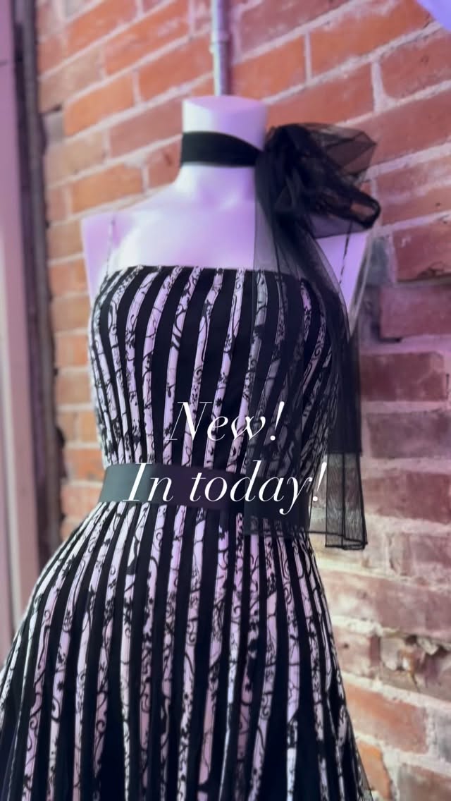 Several new things in today, from prom dresses to shoes, purses and jewelry. Check out the new finds at Heidi’s Dress Shop! #heidisdressshop #newfinds #promdresses #shoplocal