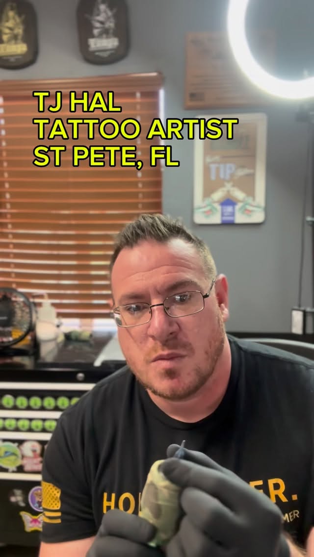 Hand tattoos are my favorite part of the body to tattoo!!! This Foo Dog hand tattoo on my homie was super fun for me… painful for him 🤣
#handtattoo #foodog #tattoo
@luckysupplyusa @eternalink @truetubes @inkmaster @afterinked @afterinkedcolombia @electricgoldonparkblvd @kingpintattoosupply