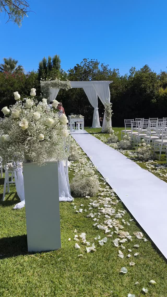 White wedding mood
#algarveweddings #weddingsabroad #weddingsonline #casamentodossonhos #casamentos2026