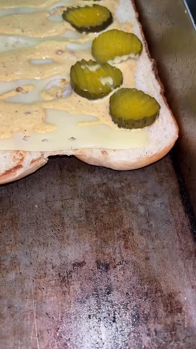 New specials for Valentines Weekend! ❤️ Lovers Combo -(2) Sweetheart Burger- Beef Patty, Fresh Mozzarella, Truffle Hot Honey, Arugula, Roasted Red Peppers, Crispy Onions, Toasted @potatorolls (2) sides Shoestring Fries (2) Strawberry Cheesecake Milkshakes. Also featuring our signature Cubano & Corndog Nuggets as well! 🌭🍔🥤🍟