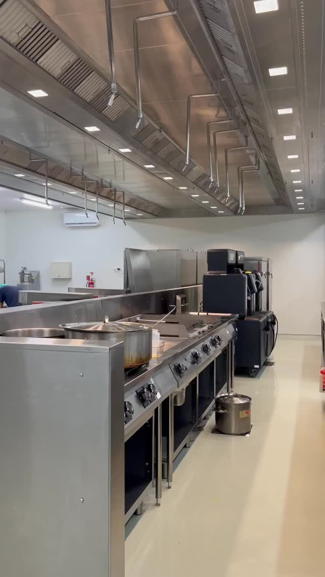 An intelligent kitchen is not about having more equipment. It is about having the right system working together.
At Keisi, we design kitchens powered by smart technologies — from automated cooking systems and precision frying to intelligent ventilation and data-driven control. Every element is selected to improve workflow, reduce waste, and maintain consistent performance.
Because modern kitchens demand more than power.
They demand intelligence.
Build smarter with a partner who understands how every component connects.
#Keisi #IntelligentKitchen #CommercialKitchen #SmartCooking #KitchenTechnology