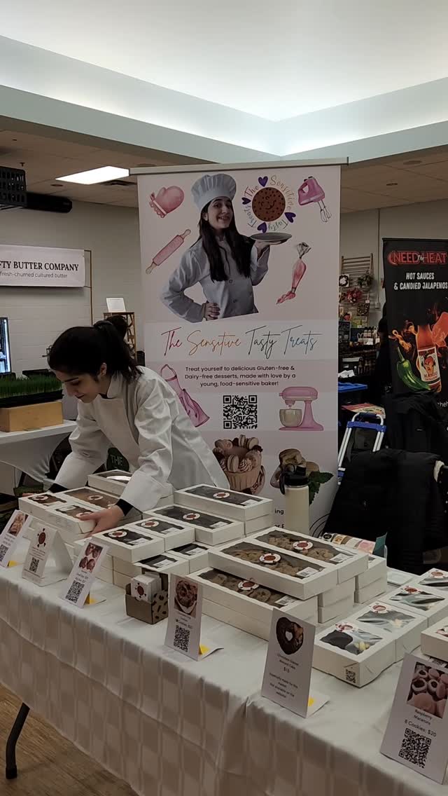 At the #newmarketfarmersmarket today!
Come by and say hello!
You're gonna love ❤️ 😍 💖 ❣️ 💕 💘 everyone here!
And of course buy your Valentines cookies and treats. 😉
#bakingwithneekta #glutenfree #sensitivett #dairyfree