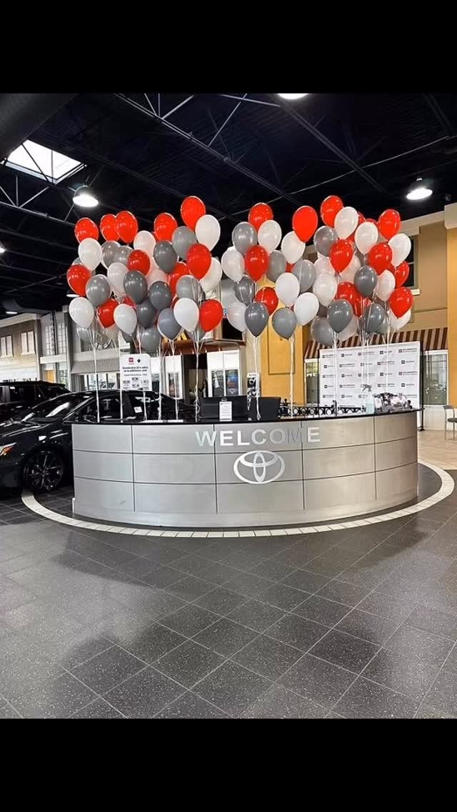 Balloon bouquets delivered & installed for any occasion across Chicago’s western suburbs.
#bigballoonsco #balloonbouquets #heliumballoons