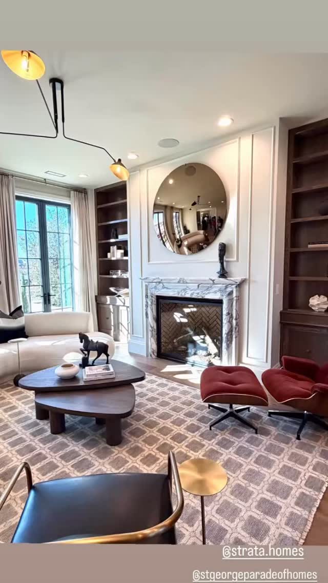 Sad I couldn’t make it to the @stgeorgeparadeofhomes this year, but @mymarkonit made sure I didn’t miss the magic!
The color.
The texture.
The details.
So much beautiful craftsmanship and inspiration packed into every space.
Saving all of this for future projects.
Loved these from @strata.homes @khthomes @slate.ridge.homes @jwwesthomes
#paradeofhomes #homeinspiration #homedesign #interiordesign #interior