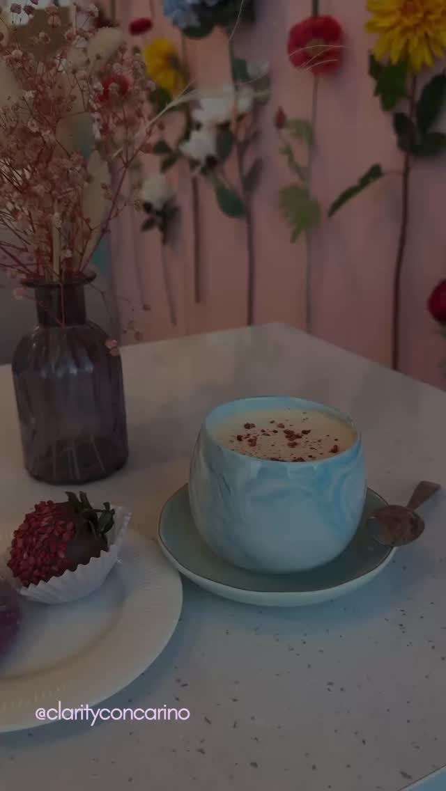 There’s a difference between fear and intelligence.
Fear avoids.
Discernment remembers.
If you’ve stayed longer than you should have before,
your body doesn’t forget that lesson.
It just learns to protect your time better.
💌 Save this if you’ve been mistaking discernment for doubt.
#selftrust #datingwithintention #emotionalintelligence #selfrespect #modernrelationships