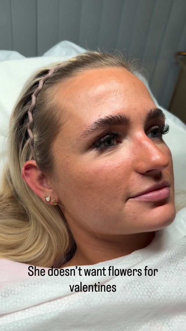 Flowers fade, fresh lips don’t 💋
The perfect gift this valentines 💌
Buy your gift voucher now before it’s too late!
📍Oldswinford, Stourbridge
#aesthetics #stourbridge #filler #valentinesday #lips