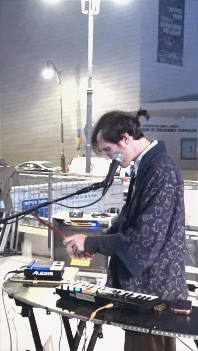 Every time he stepped away
Like a tide that pulls and sway
Now you’re here, but will you stay?
And does it matter anyway?
.
.
A Live moment from the last show. ✨
.
#indietronica #hyperpop #electronicmusic @shaon_jlm