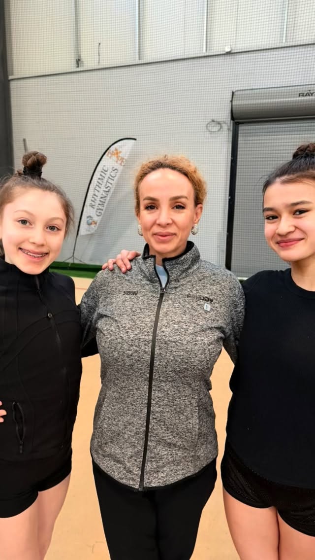 We are honored to welcome the renowned RG Bulgarian coach Reny Karachomakova @reny_p_k here in CT on her way back home after a month in Brazil. She is here to help prepare our gymnasts Amanda Pinto and Anja Schiwek for their upcoming international assignments! 🌍🤸♀️
For two weeks, we are diving into an intensive training block guided by Reny’s incredible expertise and experience at the highest level of rhythmic gymnastics.
Excited for growth, hard work, and big goals ahead! 💫
#RhythmicGymnastics #InternationalPreparation #TeamWork #RoadToInternational #RGTraining